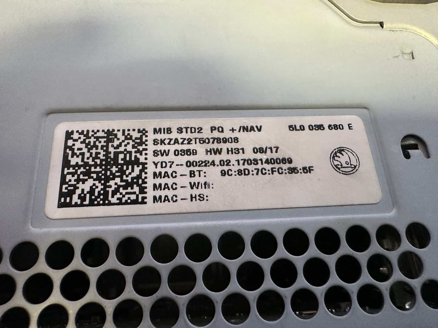 Refurbished Skoda MIB2 Navigation Unit | Apple CarPlay | DAB | CP OFF | New Touchscreen