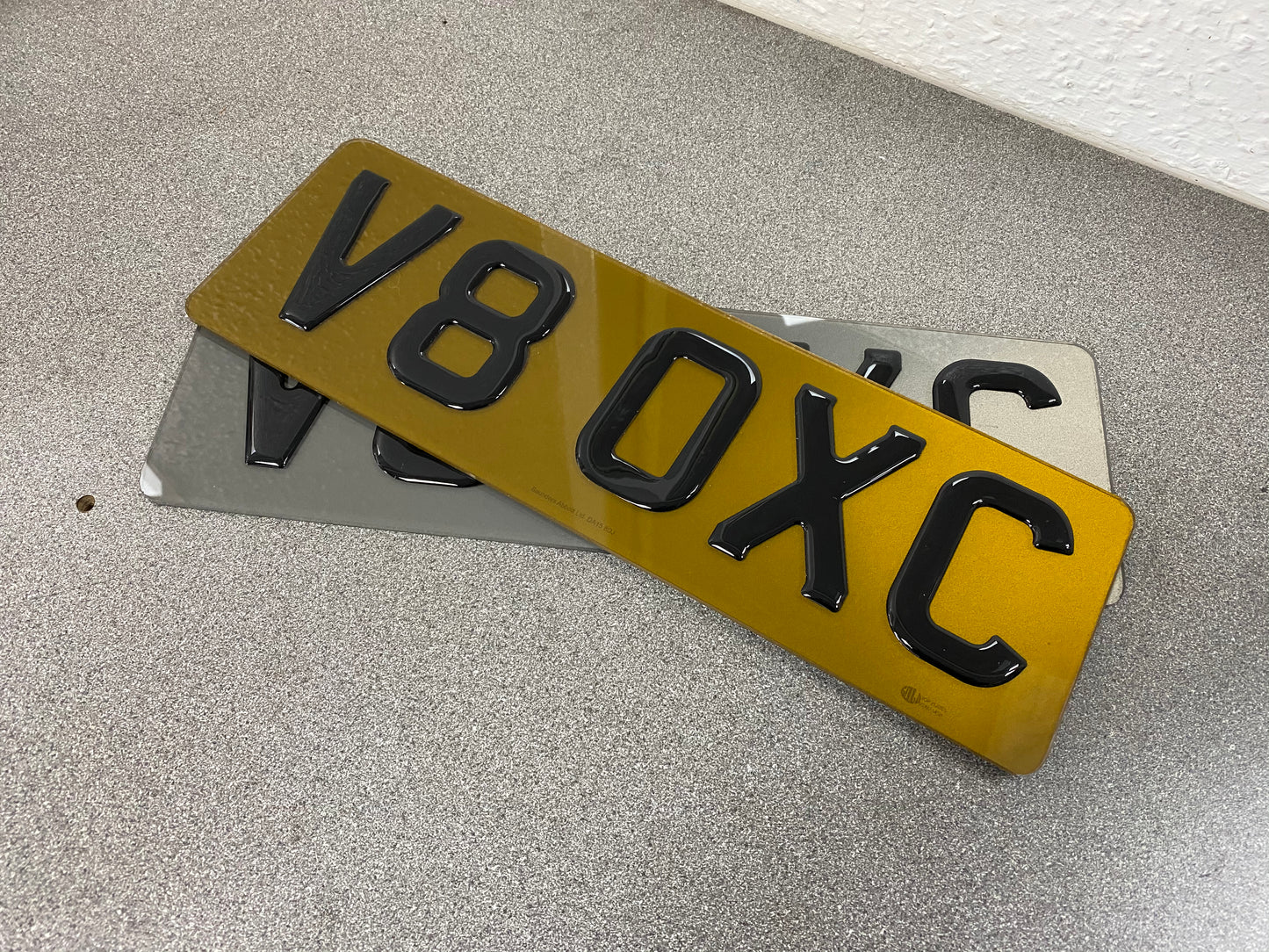 Tinted 3D Gel Show Plates